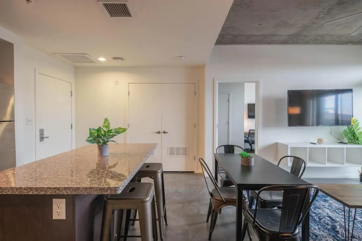 Desirable 2Bd - Central Dt, Gym, Pool, Parking Sleep8 Phoenix 0*,